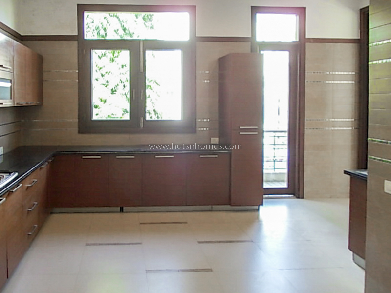 4 BHK Flat For Rent in Shanti Niketan