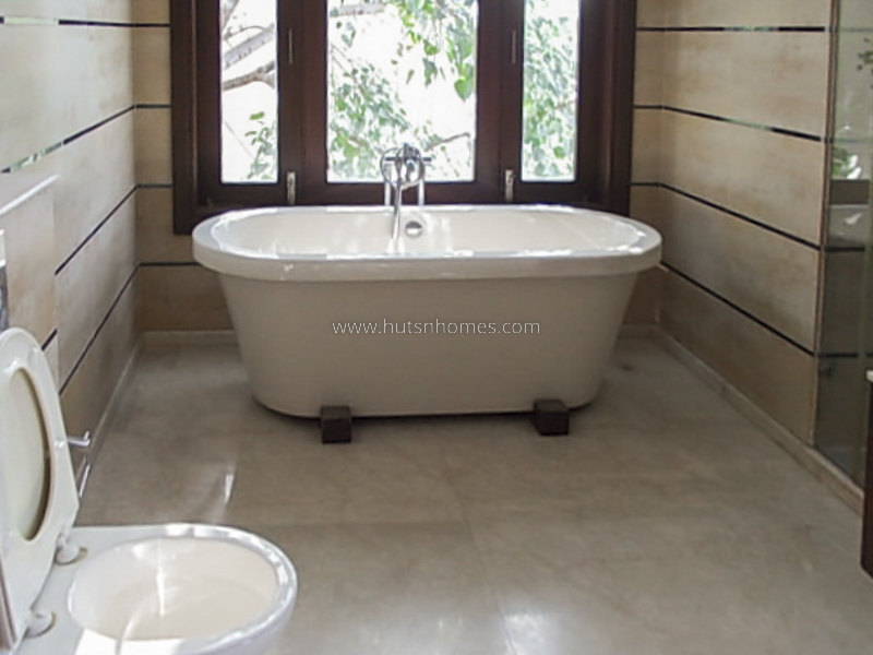 4 BHK Flat For Rent in Shanti Niketan
