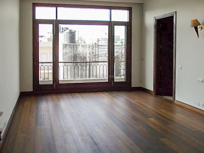4 BHK Flat For Rent in Shanti Niketan