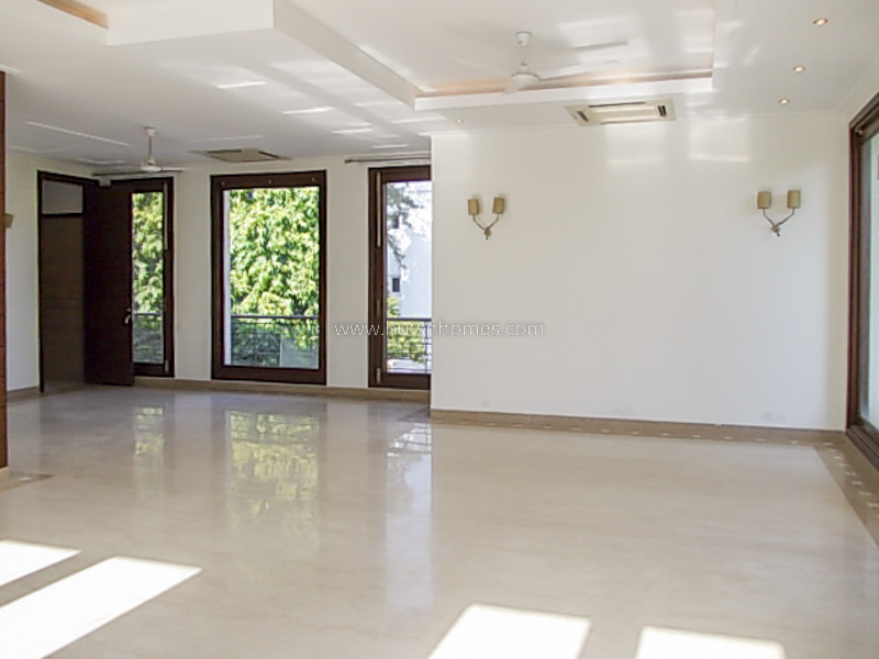 4 BHK Flat For Rent in Shanti Niketan