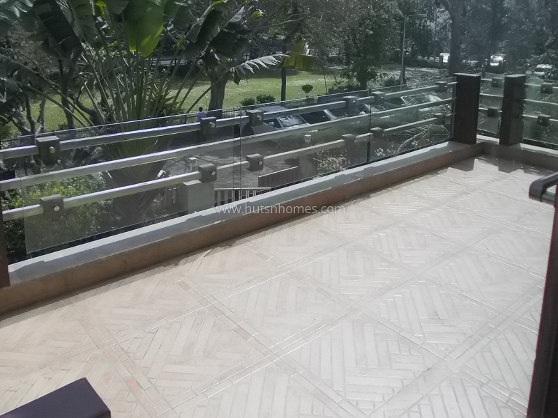 3 BHK Flat For Rent in Golf Links
