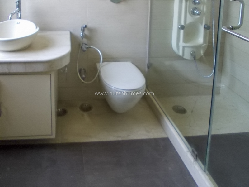 3 BHK Flat For Rent in Golf Links
