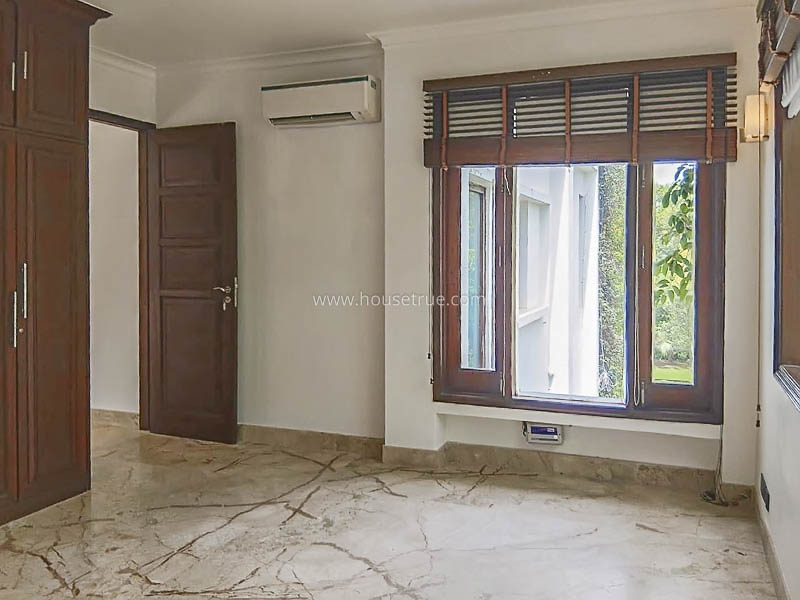 2 BHK Flat For Rent in Golf Links
