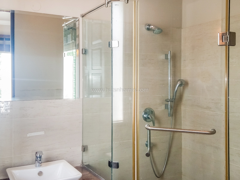 3 BHK Flat For Rent in Golf Links