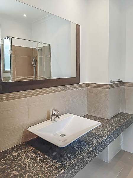 2 BHK Flat For Rent in Golf Links