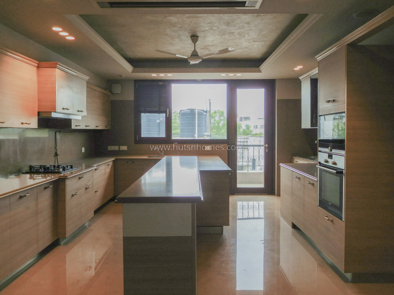 4 BHK Flat For Rent in Shanti Niketan