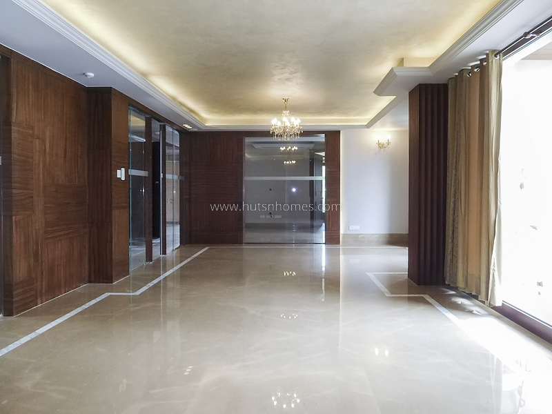 4 BHK Flat For Rent in Shanti Niketan
