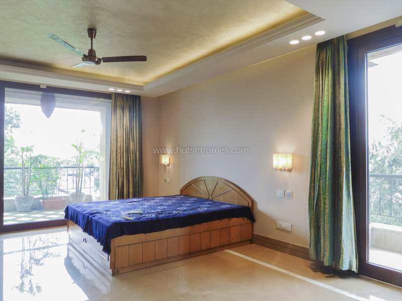 4 BHK Flat For Rent in Shanti Niketan