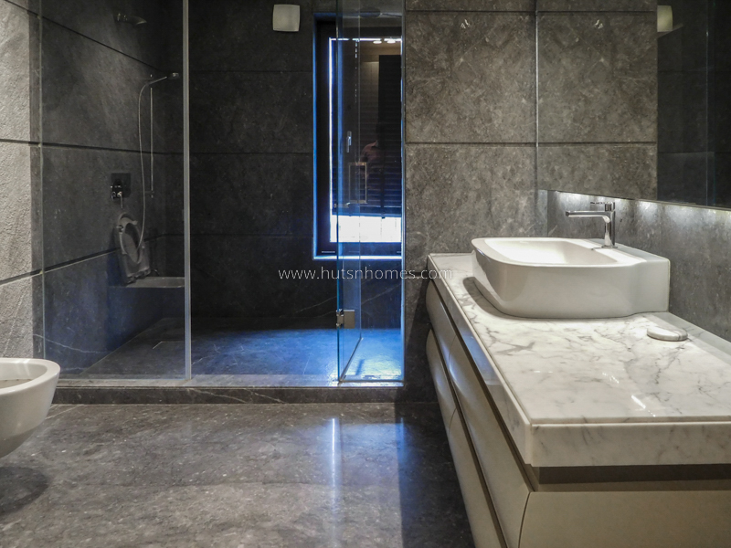 4 BHK Flat For Rent in Shanti Niketan