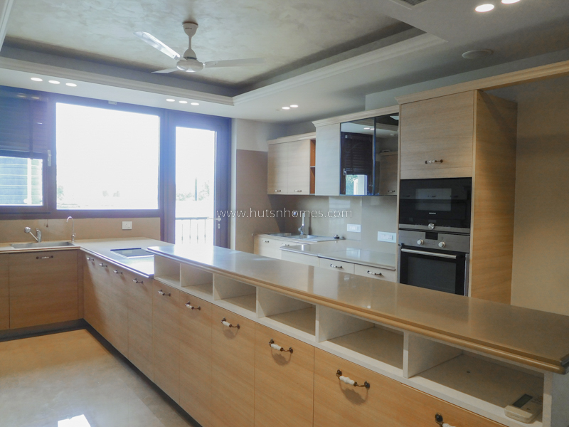 4 BHK Flat For Rent in Shanti Niketan