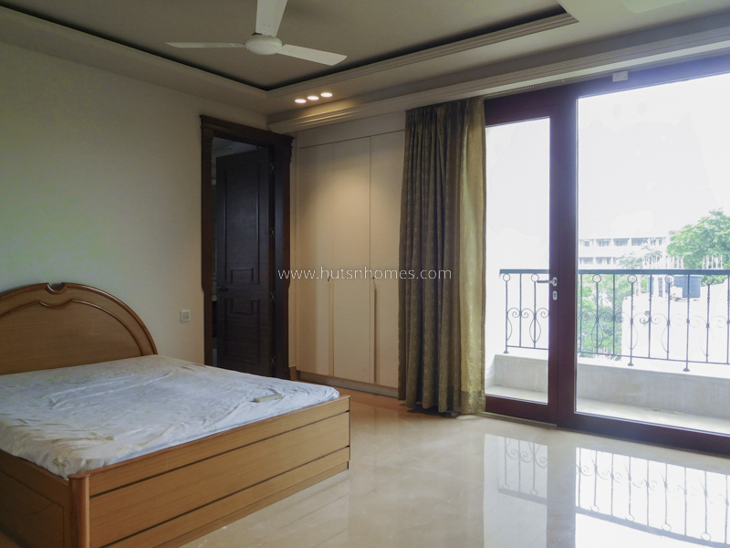 4 BHK Flat For Rent in Shanti Niketan