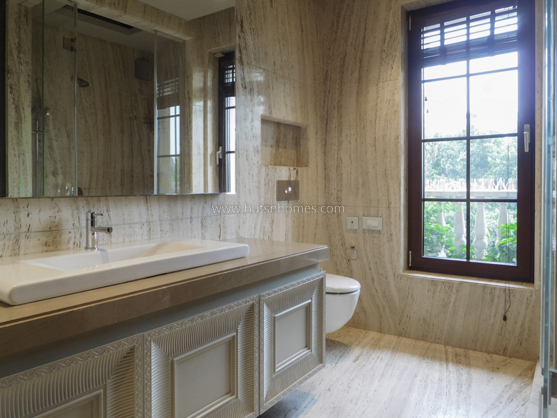 4 BHK Flat For Rent in Shanti Niketan