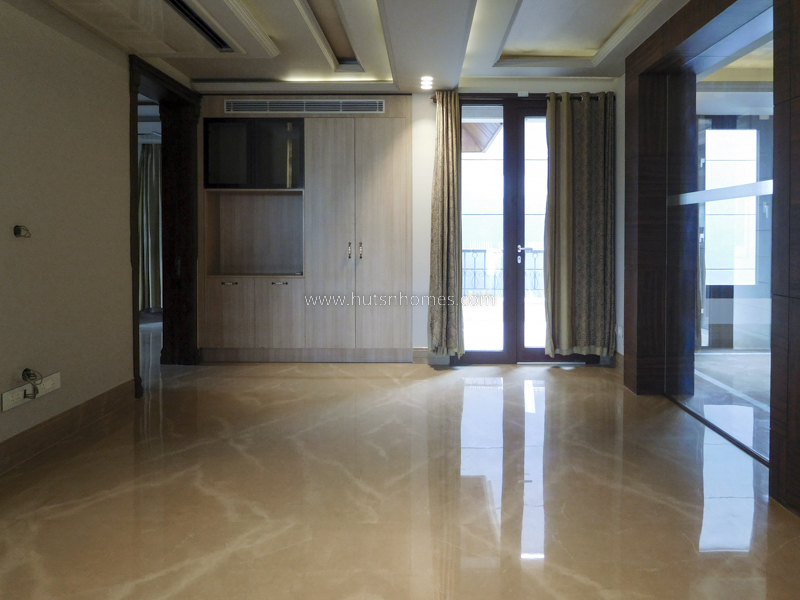 4 BHK Flat For Rent in Shanti Niketan