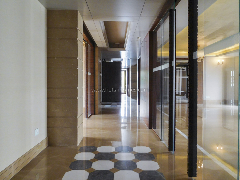 4 BHK Flat For Rent in Shanti Niketan