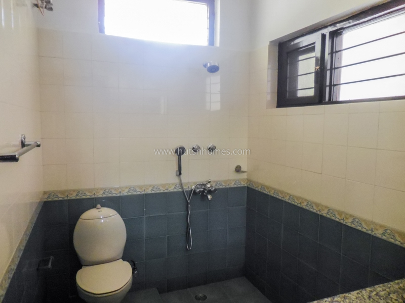3 BHK Flat For Rent in Jangpura