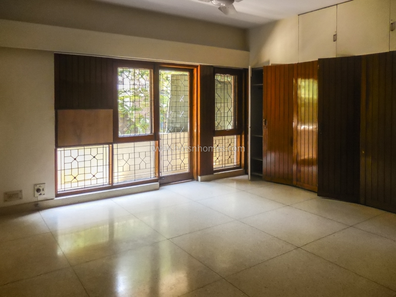 3 BHK Flat For Rent in Jangpura