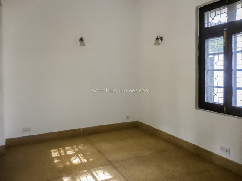 3 BHK Flat For Rent in Jangpura