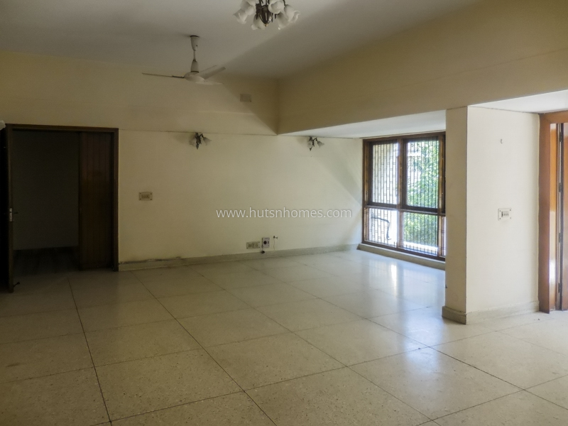 3 BHK Flat For Rent in Jangpura