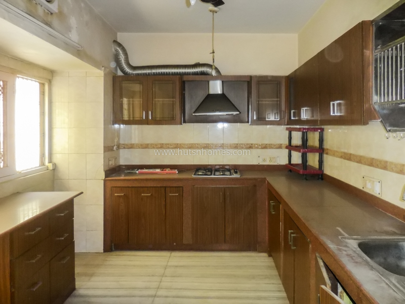 3 BHK Flat For Rent in Jangpura