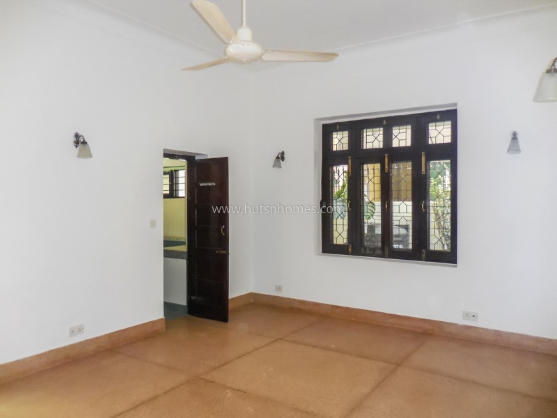 3 BHK Flat For Rent in Jangpura