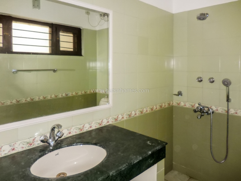 3 BHK Flat For Rent in Jangpura