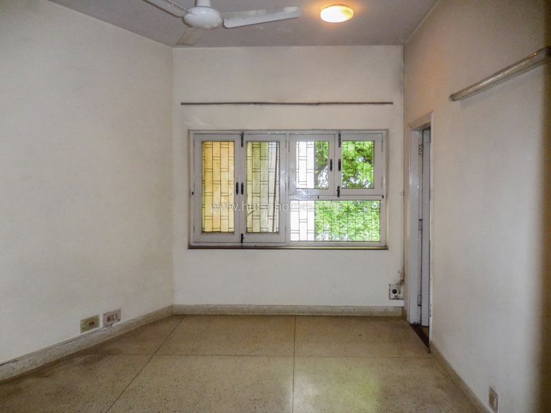 3 BHK Flat For Rent in Jangpura