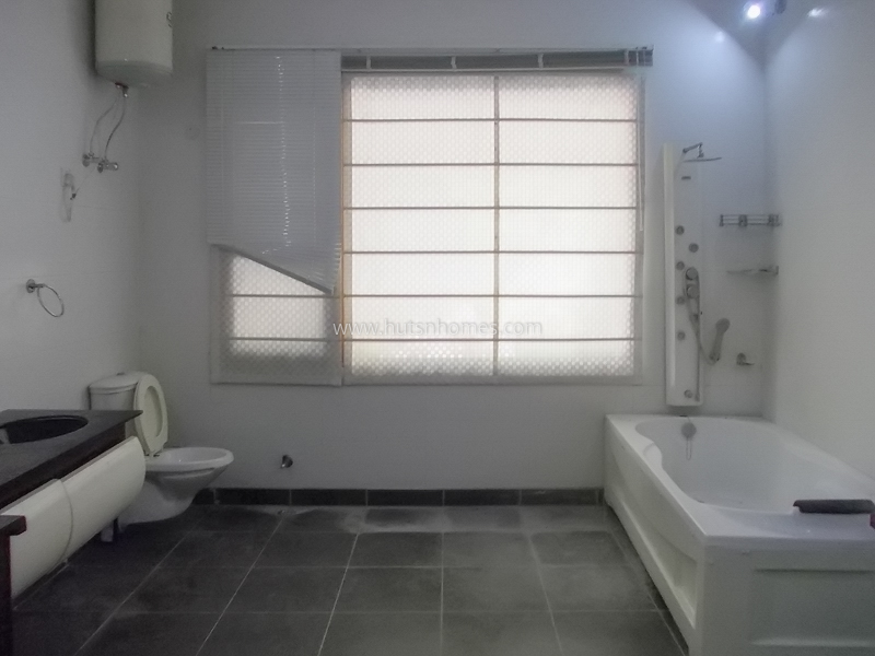 9 BHK Farm House For Rent in Vasant Kunj