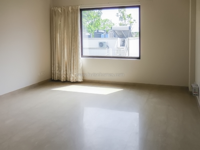 3 BHK Flat For Rent in Chanakyapuri
