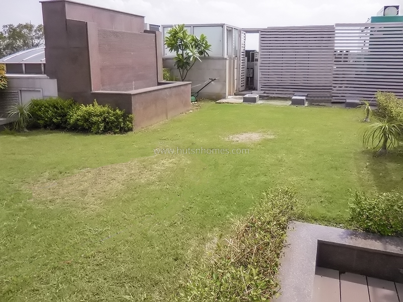 3 BHK Flat For Rent in Chanakyapuri