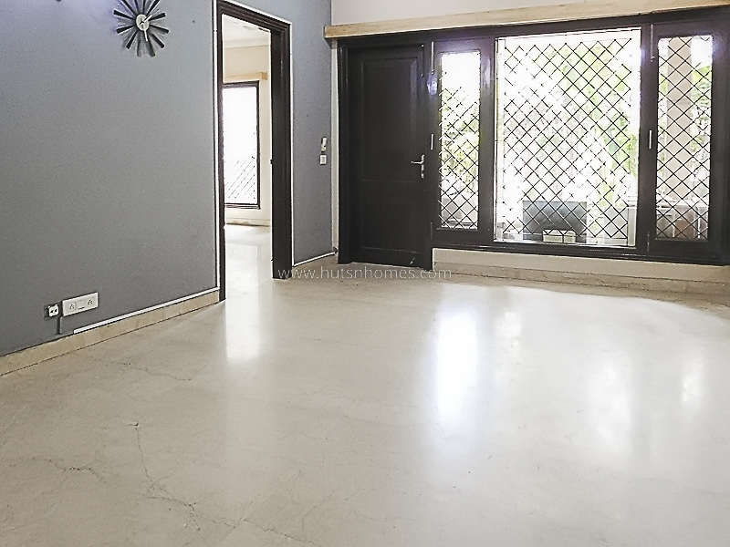 3 BHK Flat For Rent in Maharani Bagh