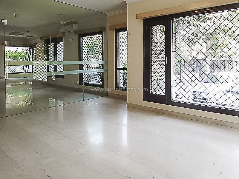 3 BHK Flat For Rent in Maharani Bagh