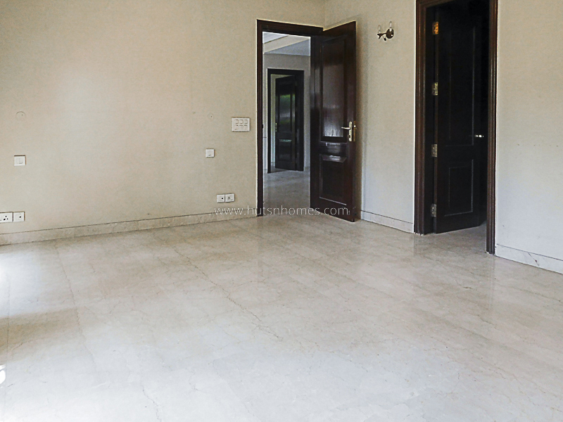 3 BHK Flat For Rent in Maharani Bagh