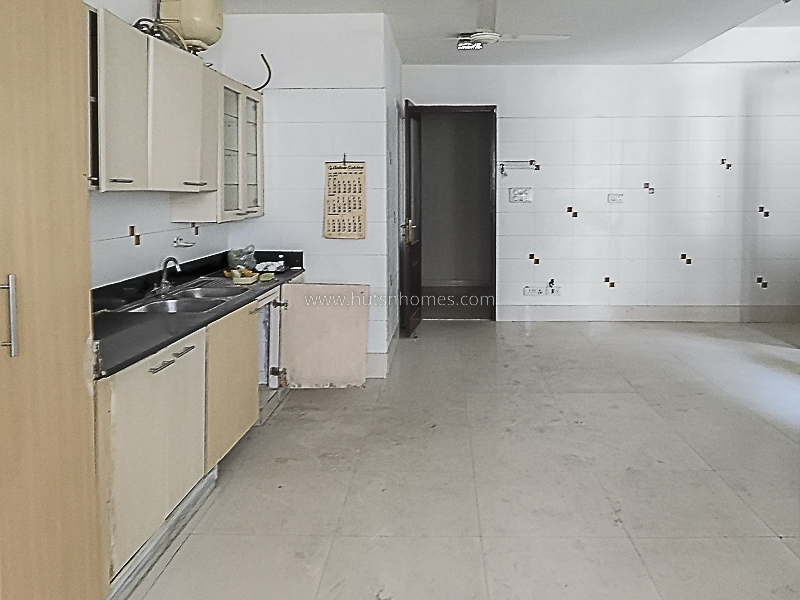 3 BHK Flat For Rent in Maharani Bagh