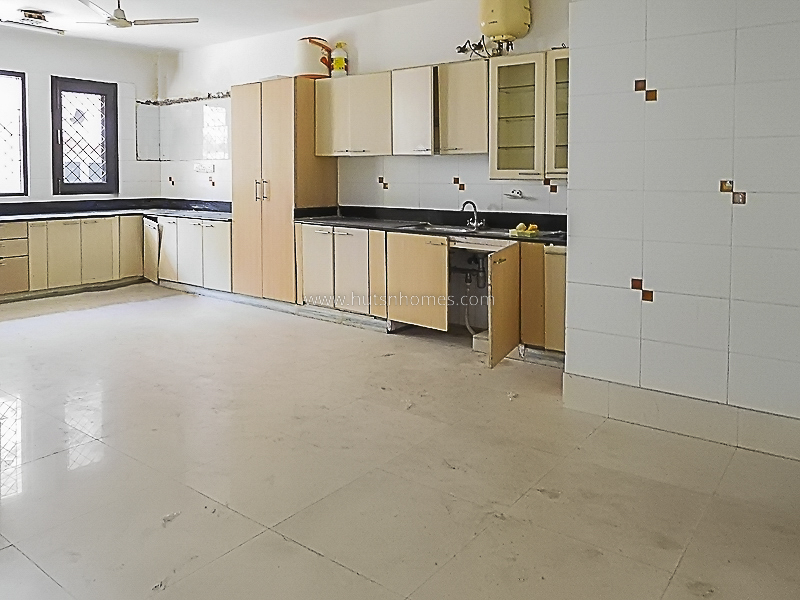 3 BHK Flat For Rent in Maharani Bagh