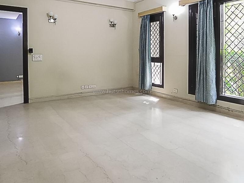 3 BHK Flat For Rent in Maharani Bagh