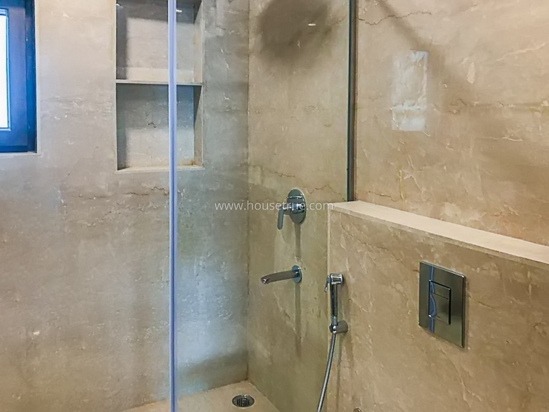 4 BHK Flat For Rent in Vasant Vihar