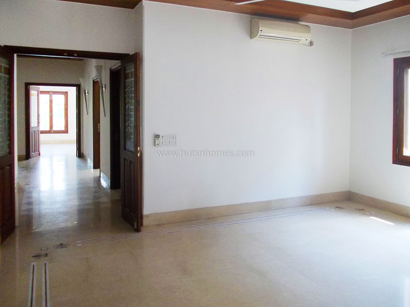 4 BHK Flat For Rent in Shanti Niketan