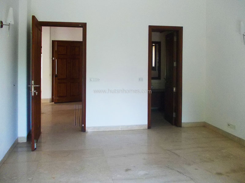 4 BHK Flat For Rent in Shanti Niketan