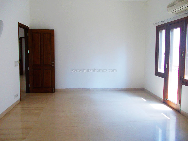 4 BHK Flat For Rent in Shanti Niketan