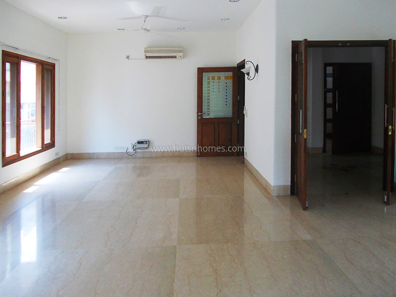 4 BHK Flat For Rent in Shanti Niketan