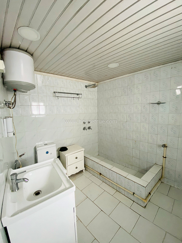 3 BHK Flat For Rent in 166