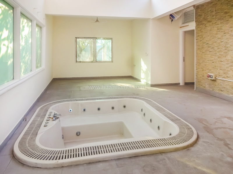 7 BHK Farm House For Rent in Dlf Chattarpur Farms
