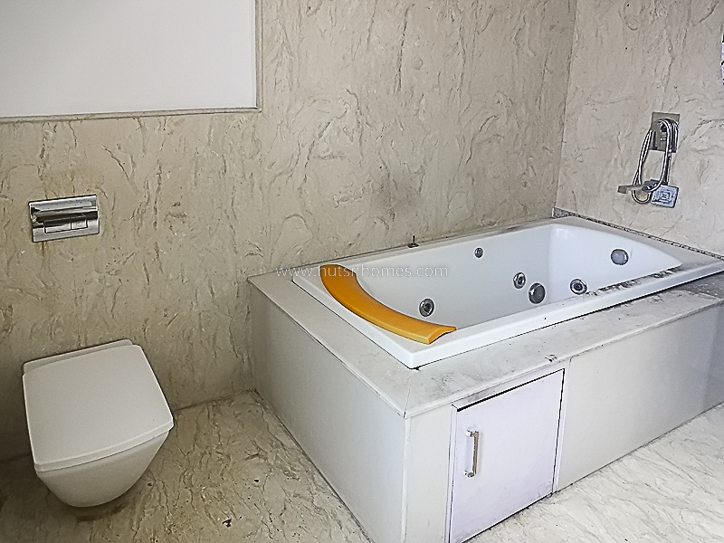 6 BHK Farm House For Rent in Vasant Kunj
