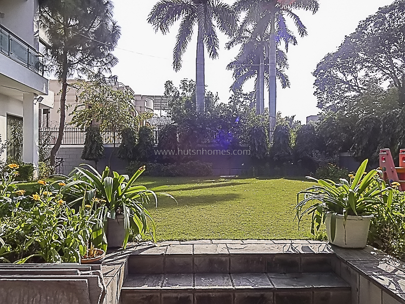 6 BHK Farm House For Rent in Vasant Kunj