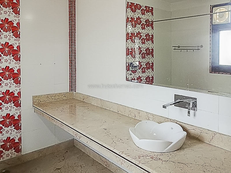 6 BHK Farm House For Rent in Vasant Kunj