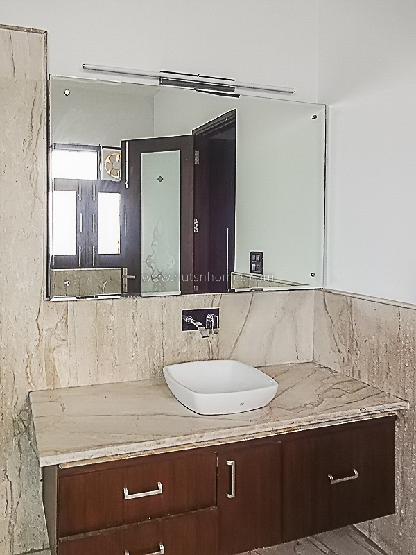 6 BHK Farm House For Rent in Vasant Kunj