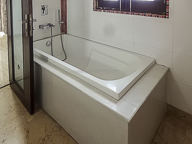6 BHK Farm House For Rent in Vasant Kunj