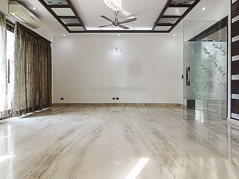 6 BHK Farm House For Rent in Vasant Kunj