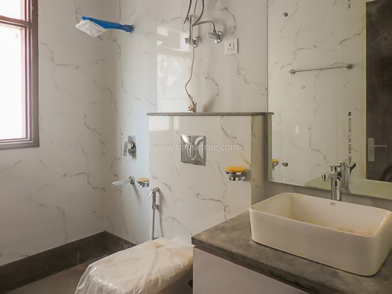 3 BHK Flat For Rent in Navjeevan Vihar