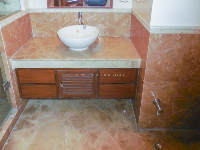 3 BHK Flat For Rent in Golf Links